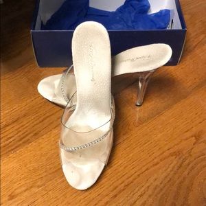 Fabulicious Clear Heels